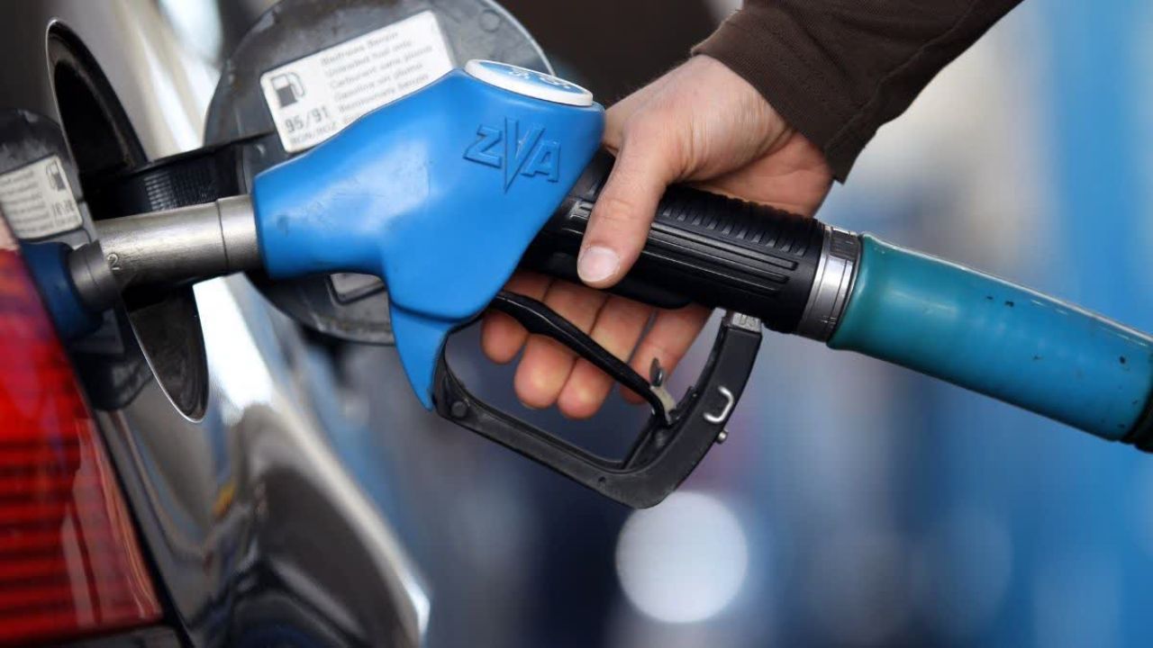 Petrol Diesel Price: पेट्रोल-डीजल के नए रेट जारी, जानिए मुंबई समेत बड़े शहरों में आज क्या है कीमत