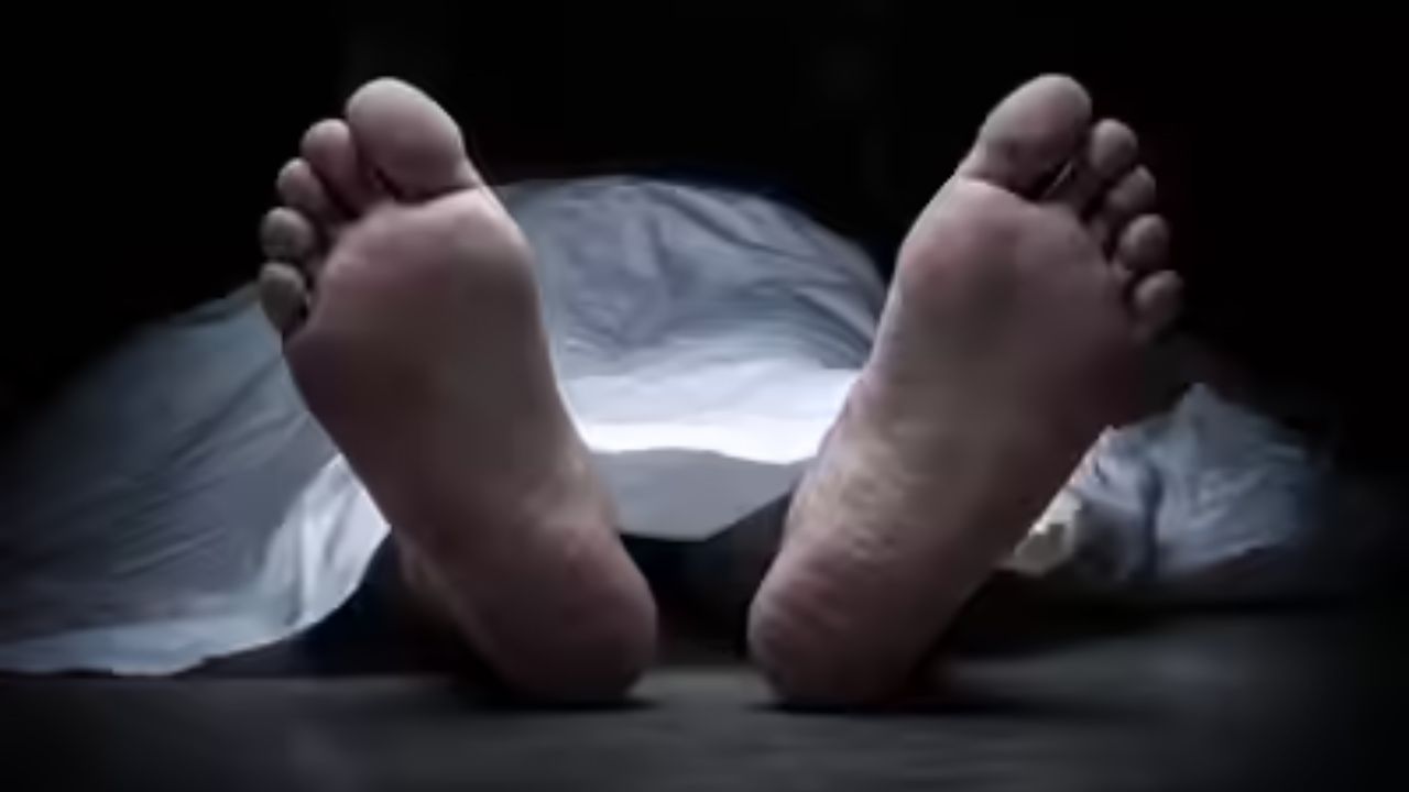 बेटों की प्रताड़ना से हारा पिता: बुजुर्ग ने मौत तो लगाया गले, पीछे छोड़ गया कई अनसुलझे सवाल