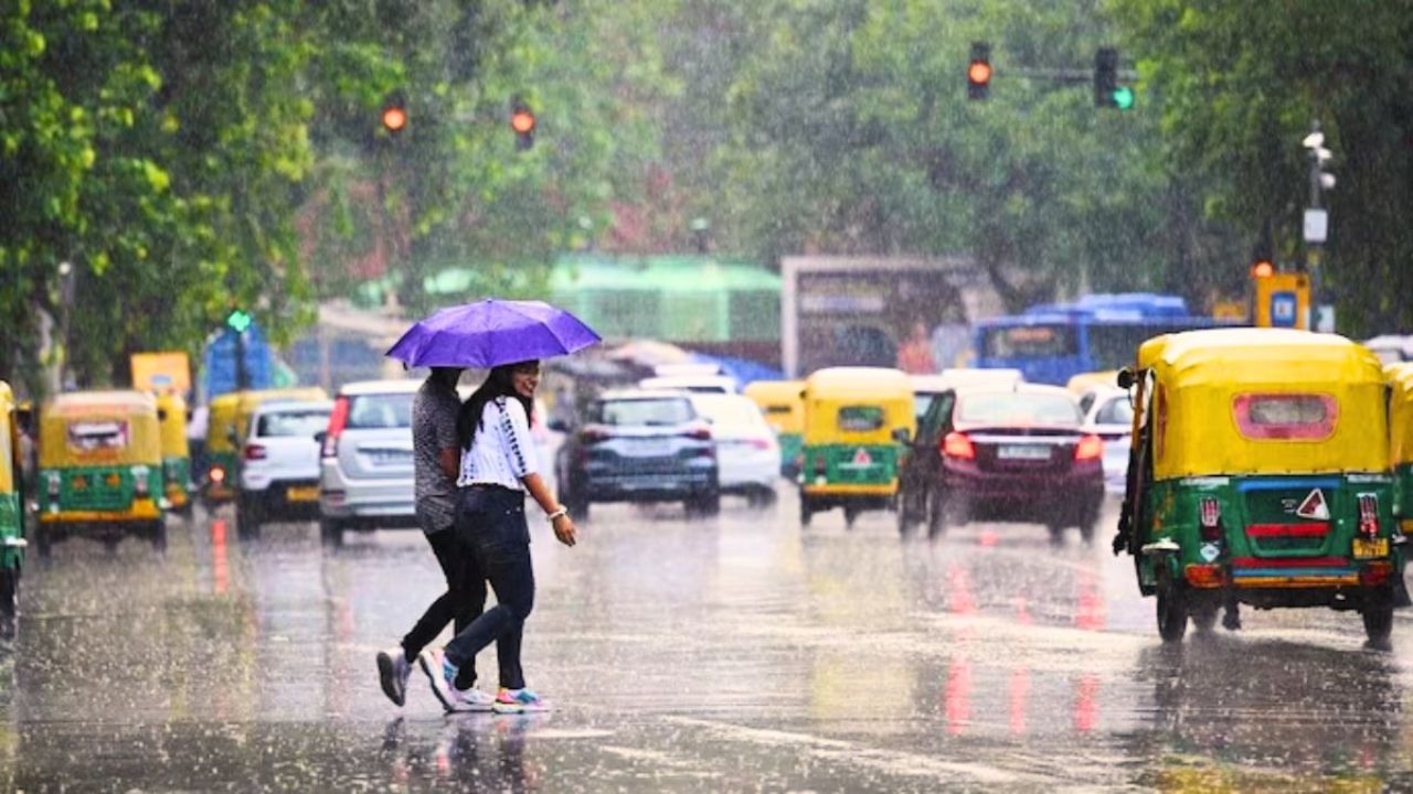 मानसून की एंट्री तय, 17 राज्यों में आंधी-बारिश और ओलावृष्टि का अलर्ट, जानें आपके राज्य का मौसम हाल