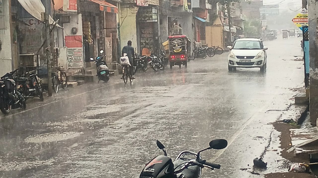 मौसम का यू-टर्न: यूपी-बिहार समेत 13 राज्यों में भारी बारिश का अलर्ट, जानें अपने राज्य का हाल