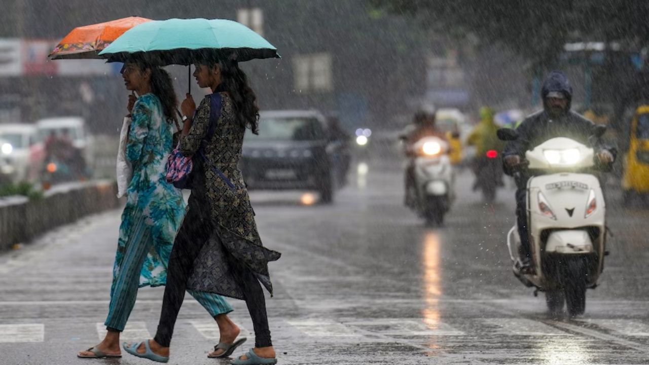Weather Update: दिल्ली-एनसीआर समेत कई राज्यों में बारिश का अलर्ट, 5 जून तक मिलेगी गर्मी से राहत