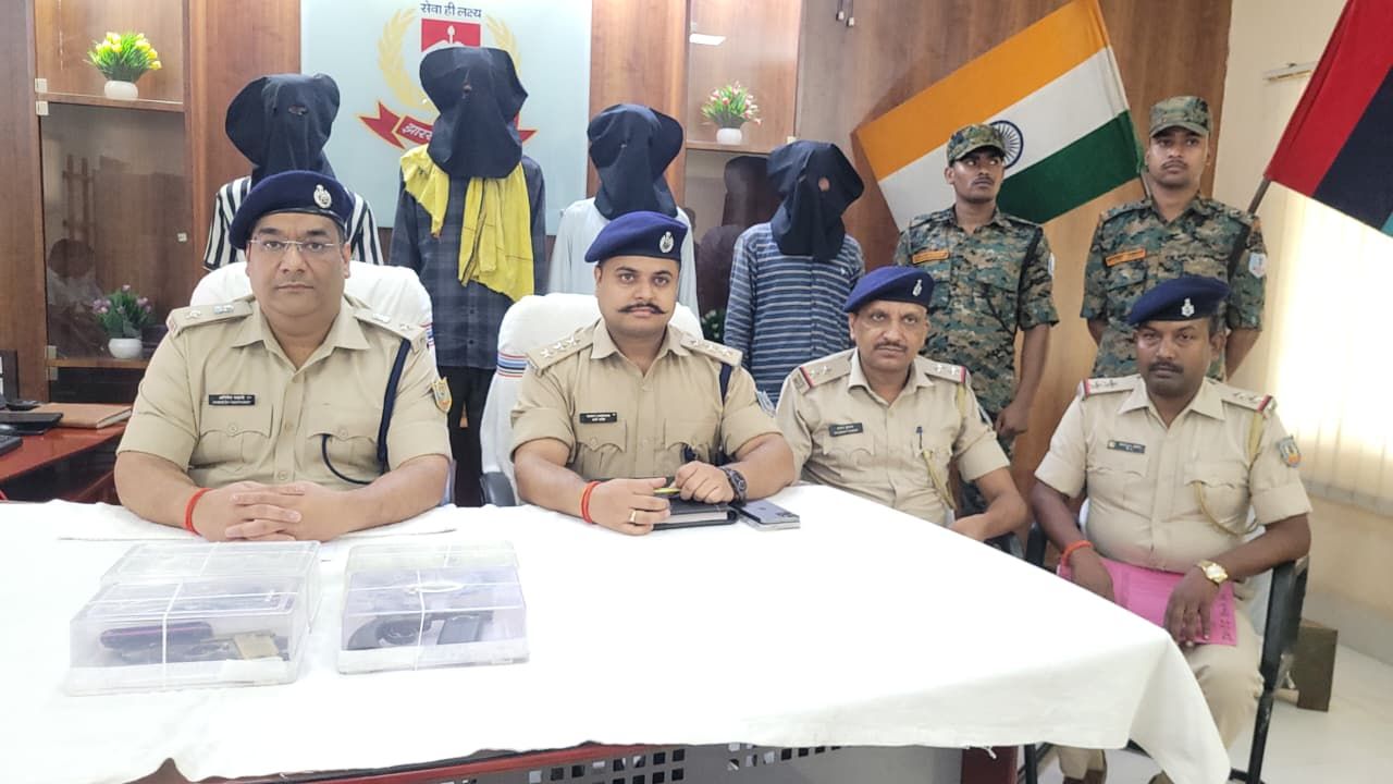 चतरा में लूट की बड़ी साजिश विफल, अंतरराज्यीय गिरोह के चार शातिर गिरफ्तार