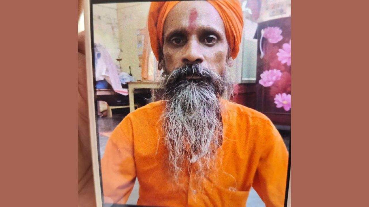 खून से लाल हुआ मंदिर परिसर, उन्नाव में 60 साल के संत की बेरहमी से हत्या, इलाके में तनाव