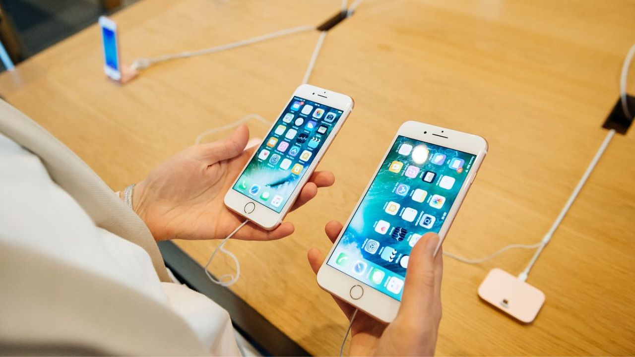 Smartphone Buying Tips: 2026 में नया फोन खरीदते समय 8GB और 12GB RAM में से किसे चुनें, यहां समझें पूरा गणित