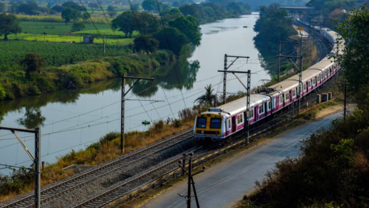 अब बिजली गिरने से नहीं रुकेंगी ट्रेनें, जल्द ही होगा लागू डिस्कनेक्टर सिस्टम