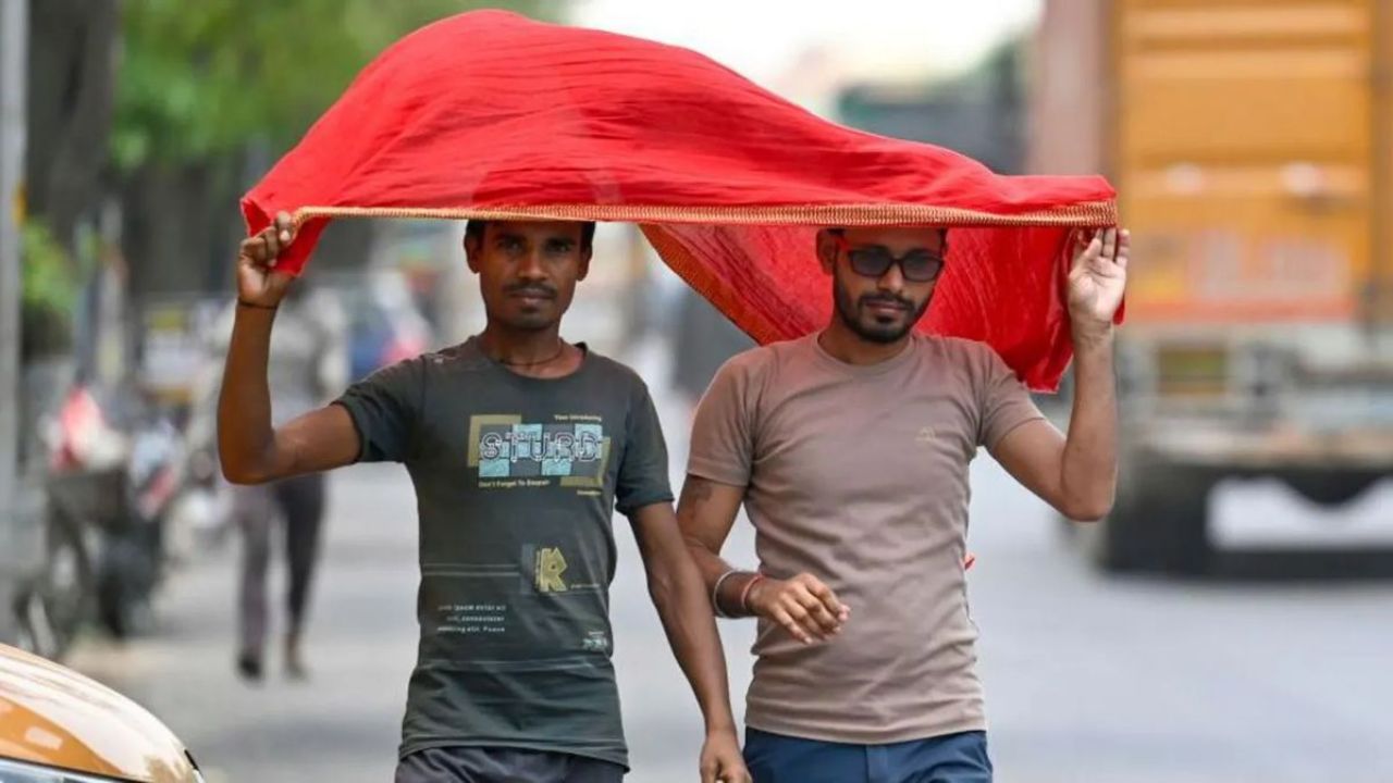UP Weather Update: उत्तर प्रदेश में भीषण गर्मी जारी, अगले तीन दिन और सताएगी लू, जानें कब आएगा मानसून