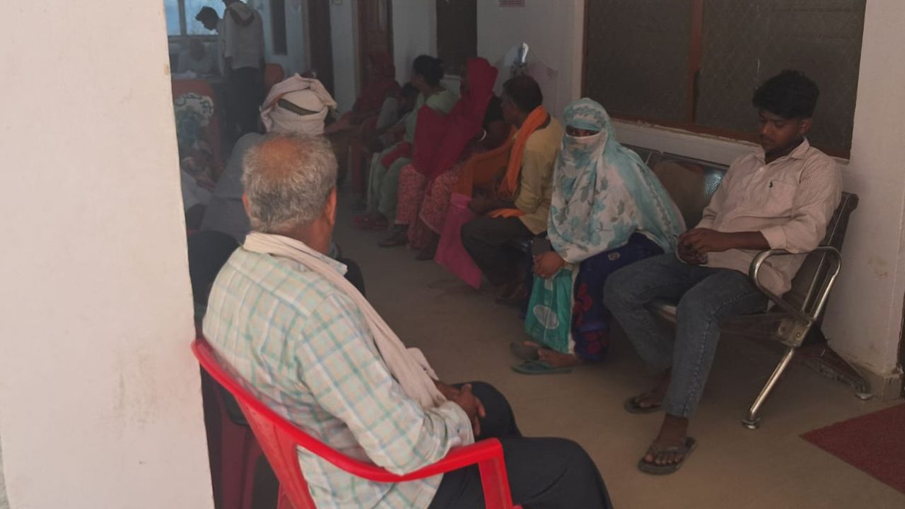 Deoria Crime: ऑपरेशन के नाम पर बड़ा खेल! फर्जी डॉक्टर पर लाखों की वसूली का आरोप