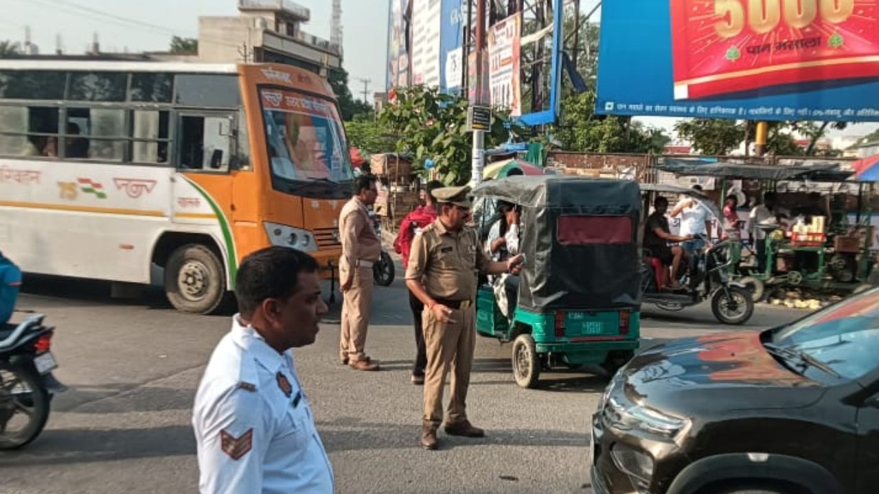 UP Police Exam : बदायूं में ट्रैफिक संभालने निकली पुलिस, लेकिन सामने आई एक बड़ी तैयारी की वजह