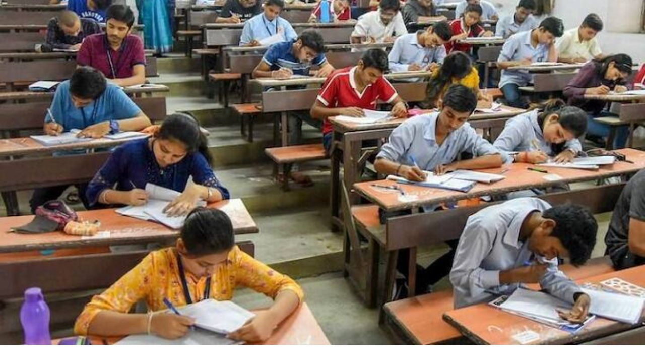 बायोमेट्रिक में फंस गया ‘सीक्रेट प्लान’! यूपी पुलिस भर्ती परीक्षा में भाई बनकर पहुंचा युवक, खुलासे के बाद मचा हड़कंप