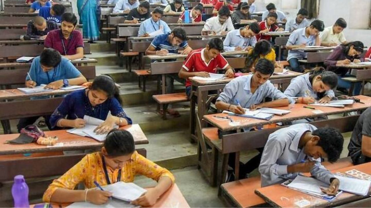 बायोमेट्रिक में फंस गया ‘सीक्रेट प्लान’! यूपी पुलिस भर्ती परीक्षा में भाई बनकर पहुंचा युवक, खुलासे के बाद मचा हड़कंप