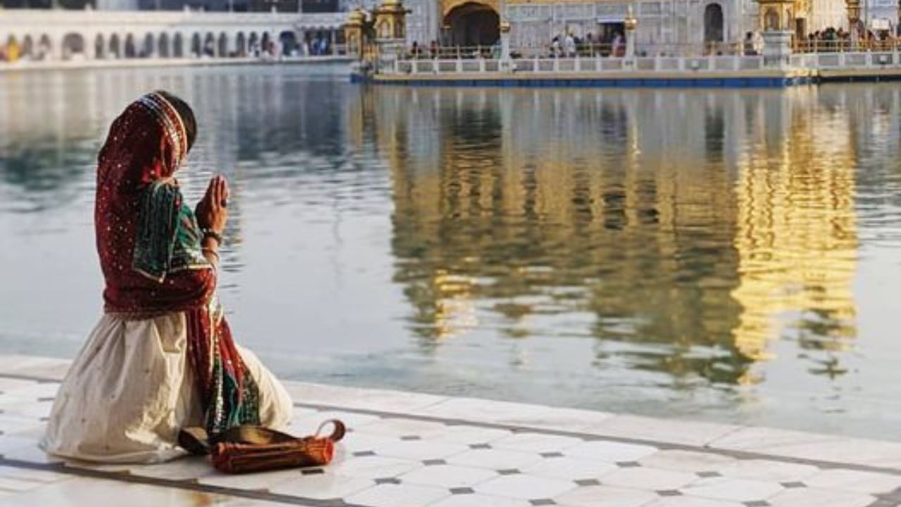 क्या आप भी हैं मानसिक तनाव से परेशान? उत्तर प्रदेश की इन 4 पवित्र चौखटों पर कदम रखते ही मिट जाएंगे सारे दर्द