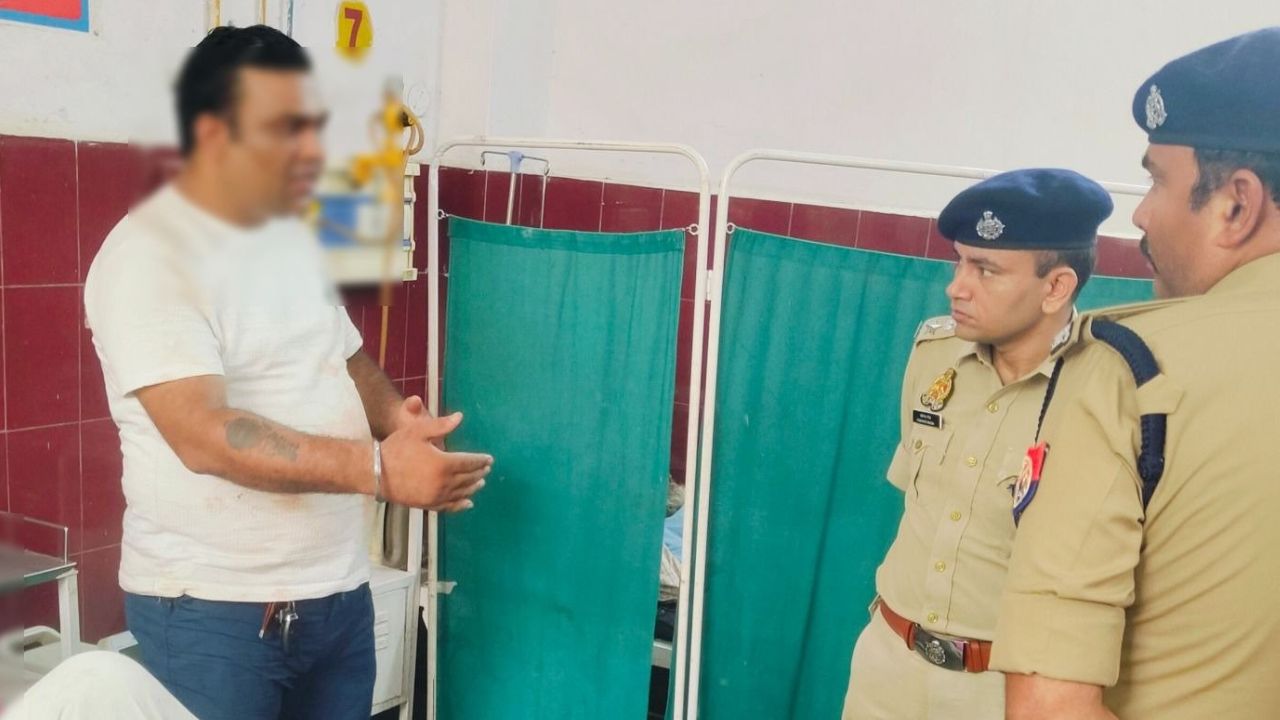 रामपुर में भीषण सड़क हादसा: कॉर्बेट नेशनल पार्क जा रहे दिल्ली की कंपनी के कर्मचारियों की कार कैंटर में घुसी, 3 की मौत, 4 गंभीर