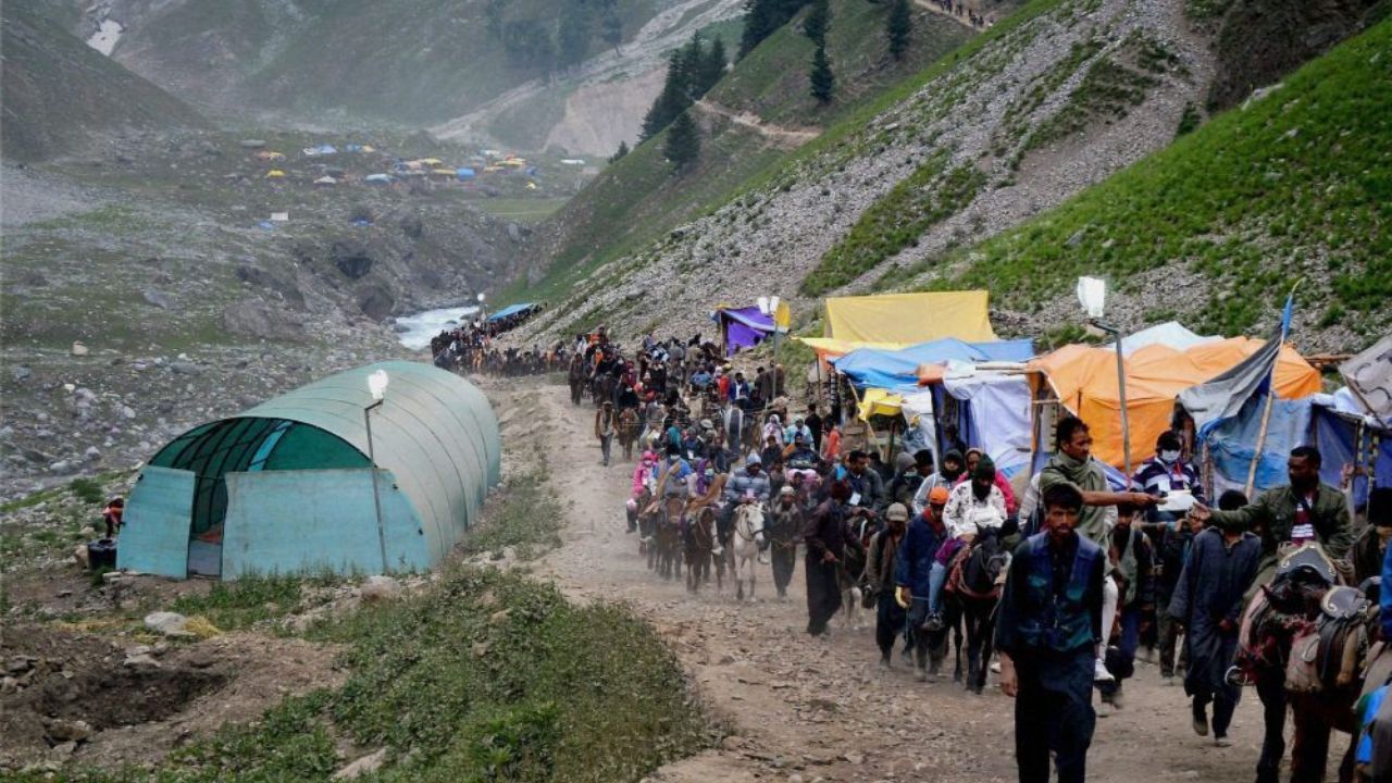 Amarnath Yatra 2026: बिना रजिस्ट्रेशन अमरनाथ जाने वाले श्रद्धालुओं को करना होगा इंतजार, सभी स्लॉट फुल!