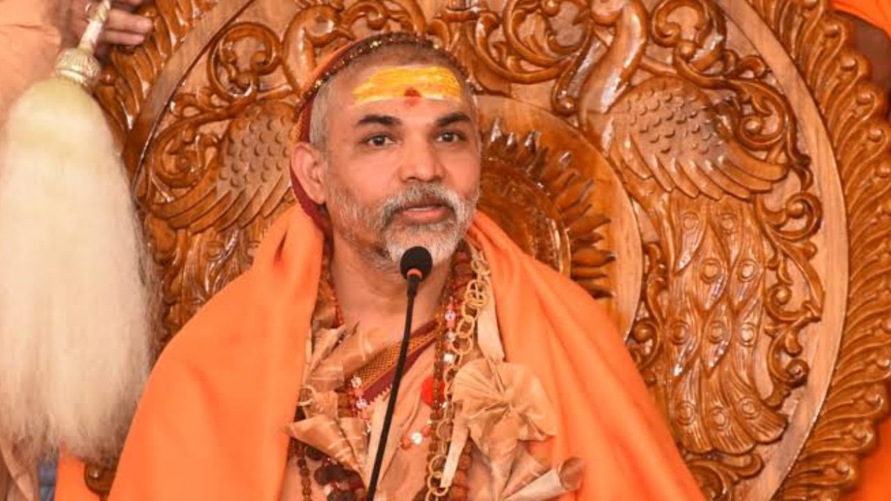 पीलीभीत में शंकराचार्य के बयान से मचा सियासी तूफान, CM योगी पर क्या कह गए?