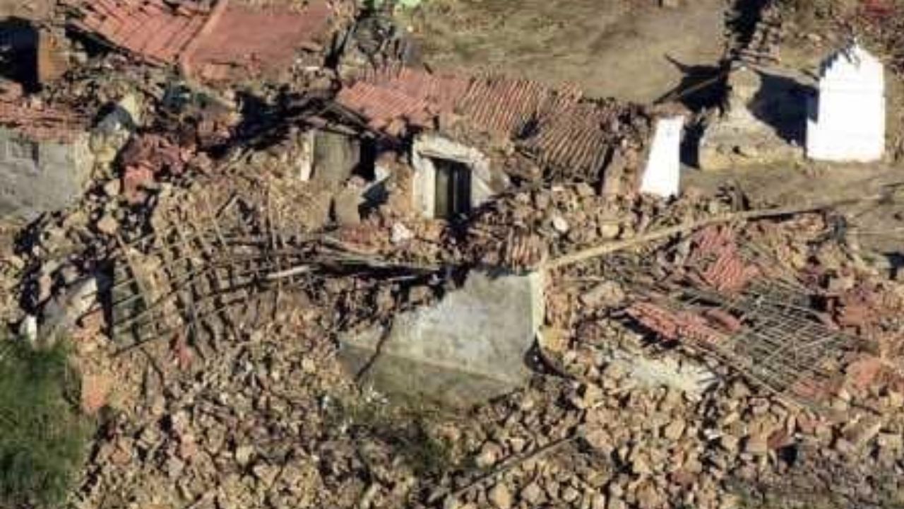 पार्क पर कब्जा मंजूर नहीं; बरेली के प्रेमनगर में BDA की बड़ी कार्रवाई, विरोध के बीच ढहाई गौशाला