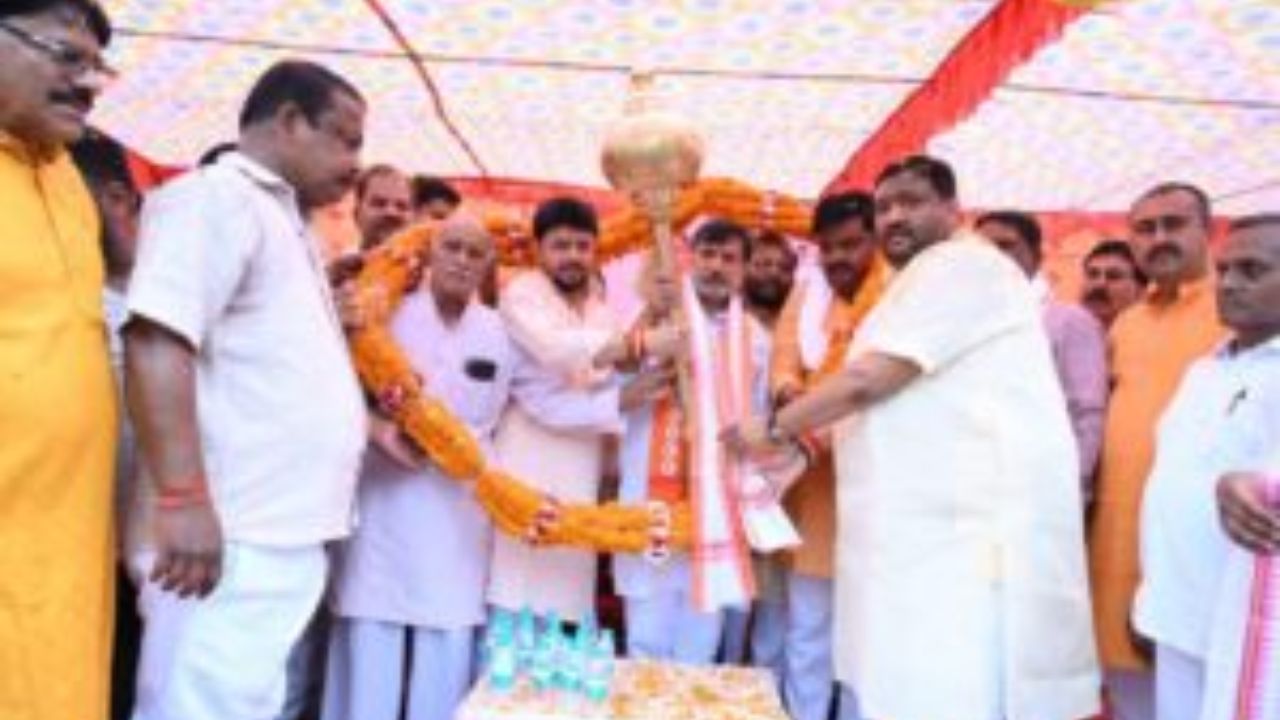 Balrampur: अवध के अवधेश के स्वागत में सड़कों पर उमड़ा जनसैलाब, जानिए भाजपा की इस बड़ी लामबंदी के सियासी मायने