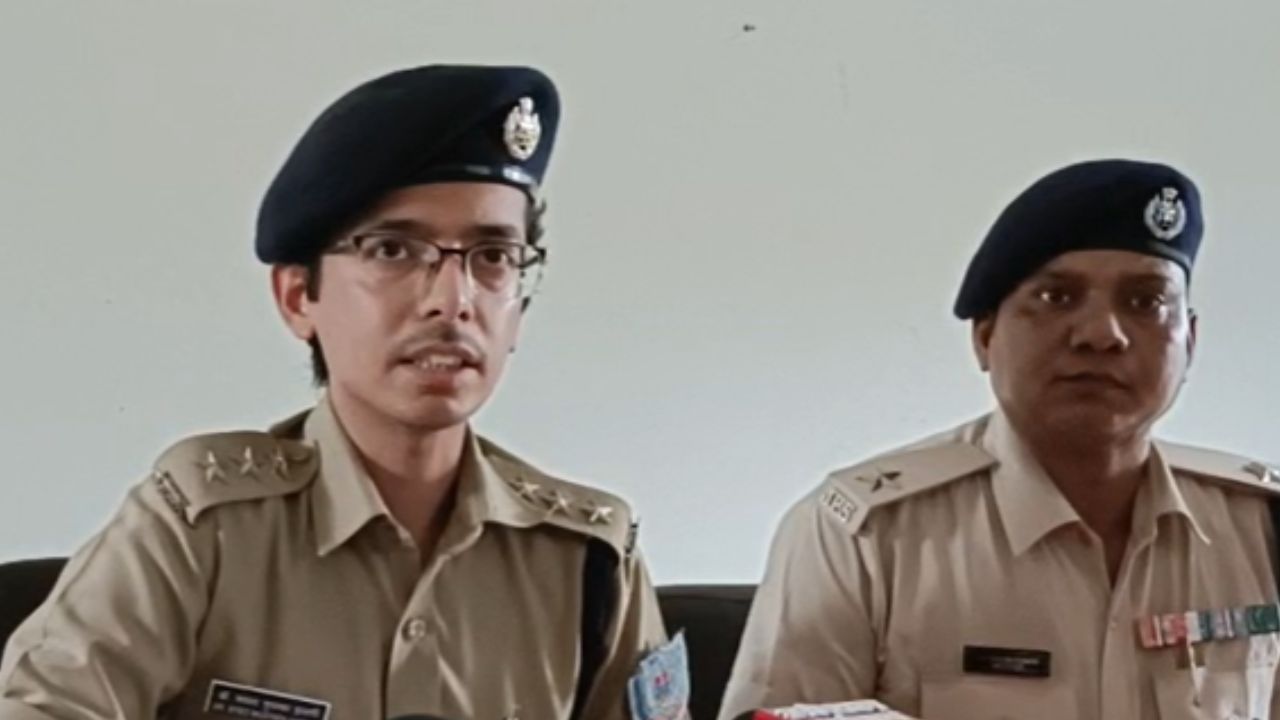 चाईबासा के इलेक्ट्रॉनिक चोरी कांड का खुलासा, साहेबगंज के चार आरोपी गिरफ्तार; कई अहम सामान बरामद