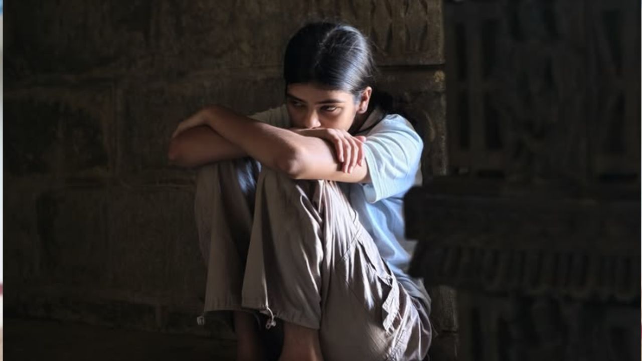 पड़ोसी ही निकला आस्तीन का सांप, छात्रा पर लगाता था झूठे आरोप, अश्लील वीडियो के नाम पर डराने वाले आरोपी की तलाश तेज