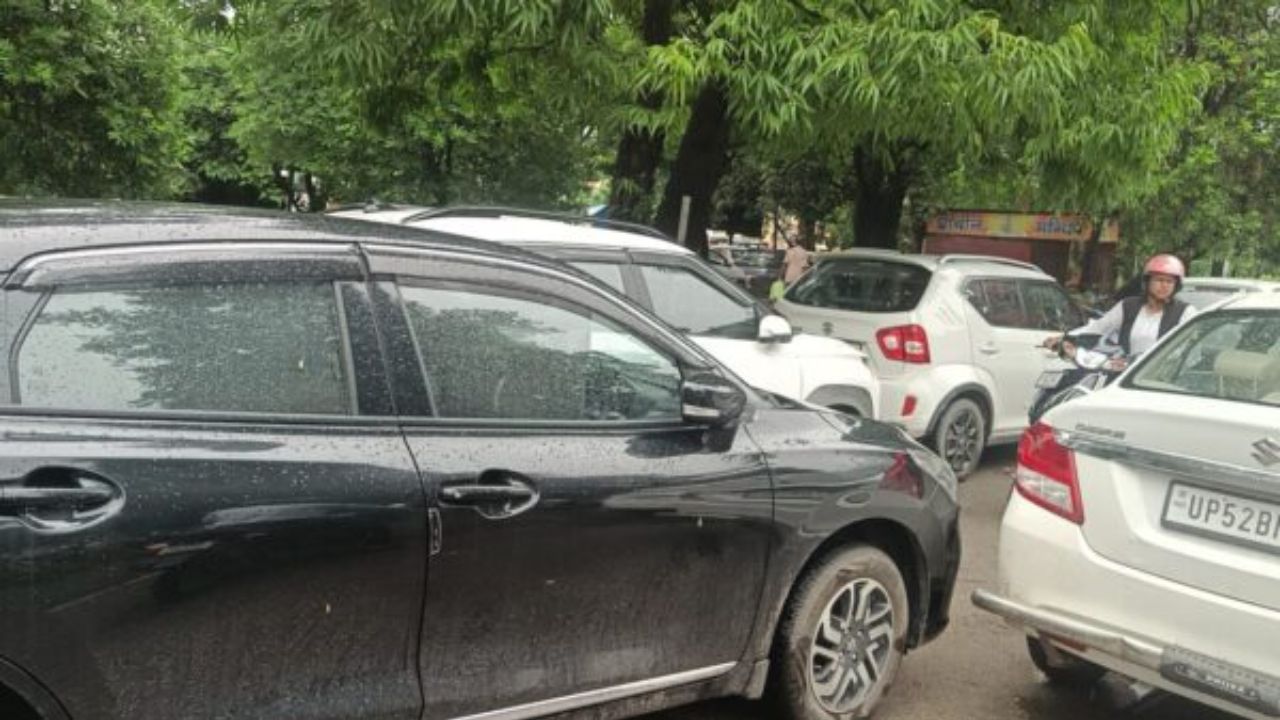 घर के सामने एतराज, पब्लिक प्लेस पर मनमानी; जानिए गोरखपुर कमिश्नरेट में क्यों लग रहा गाड़ियों का जाम