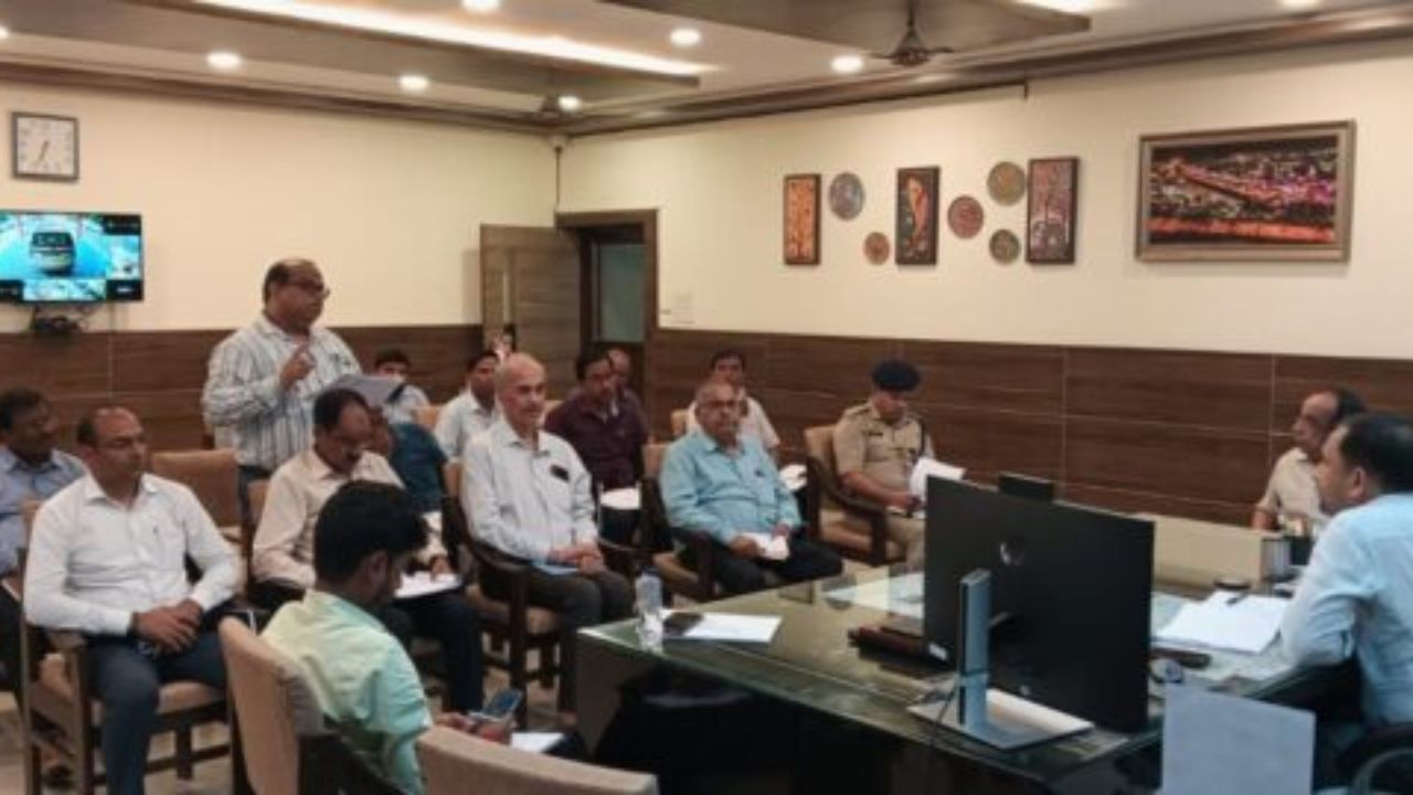 महराजगंज में मिलावटी भोजन बेचने वालों पर कसेगा शिकंजा, DM गौरव सिंह सोगरवाल के सख्त निर्देश