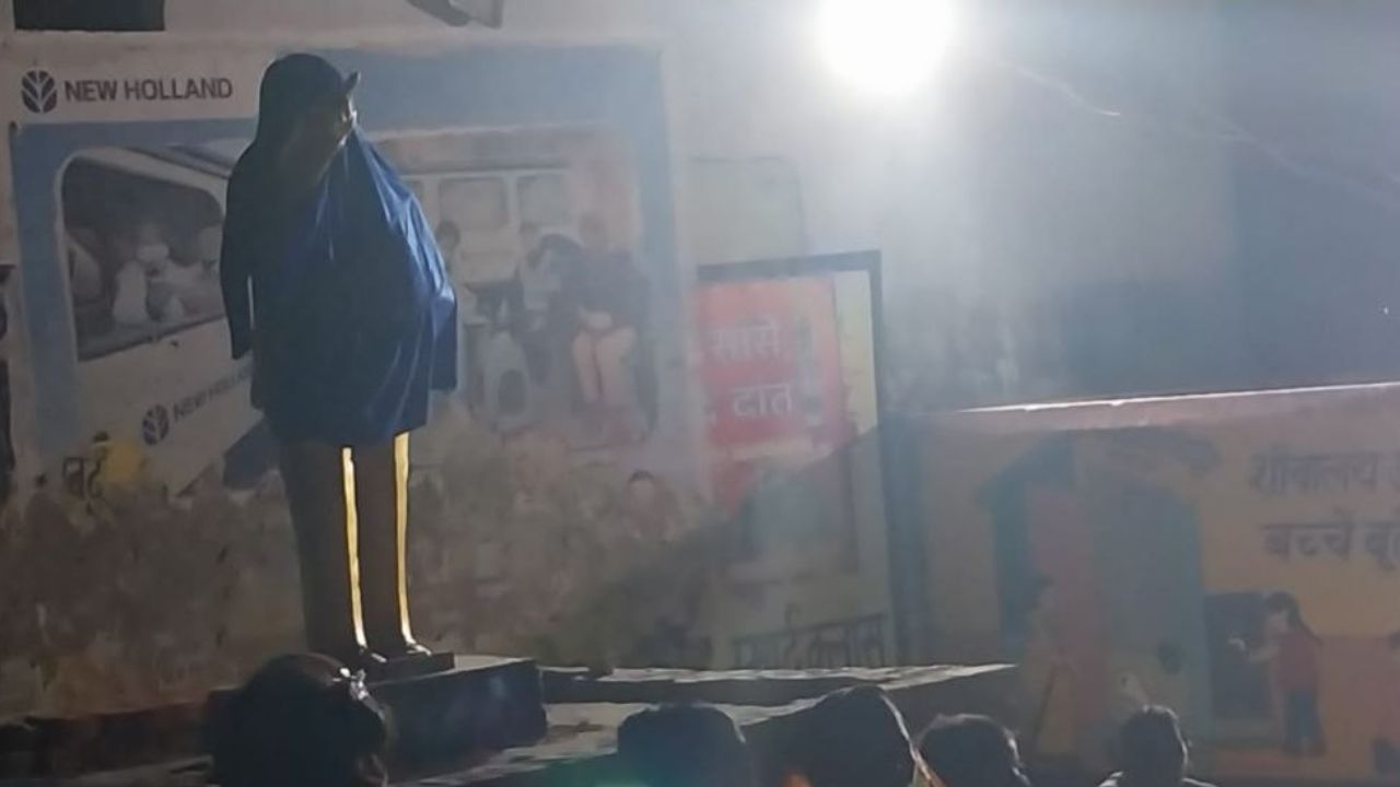 रातोंरात पुलिस छावनी बना पूरा गांव! बाबा साहब की प्रतिमा को लेकर ऐसा क्या हुआ कि बढ़ गया तनाव?