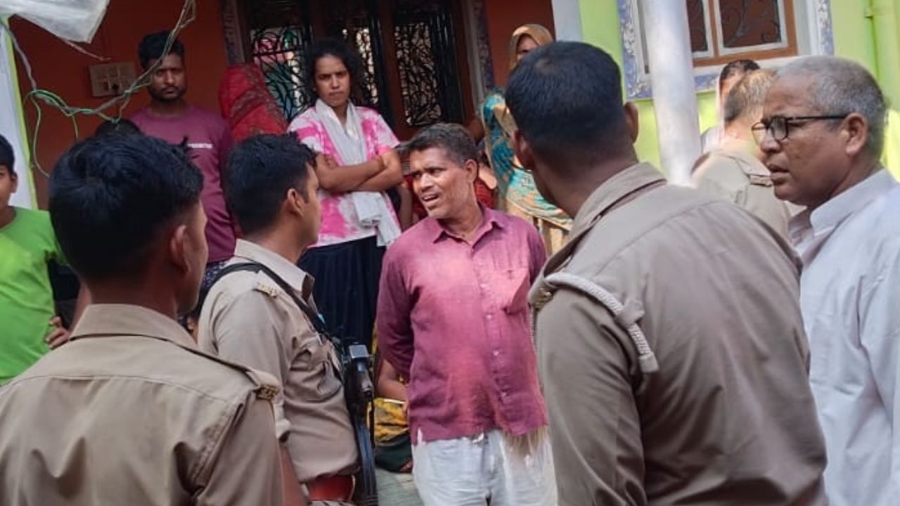देवरिया का खूनी सवेरा: मामूली कहासुनी में अंधाधुंध चाकूबाजी, युवक की बेरहमी से हत्या, एक की हालत नाजुक