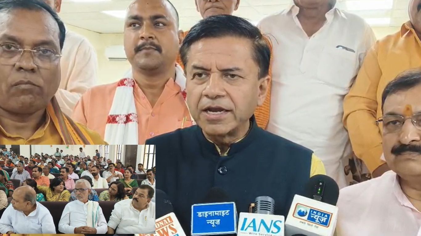 Deoria: सांसद शशांक मणि ने दूसरे साल का पेश किया रिपोर्ट कार्ड, विकसित भारत के संकल्प पर की चर्चा