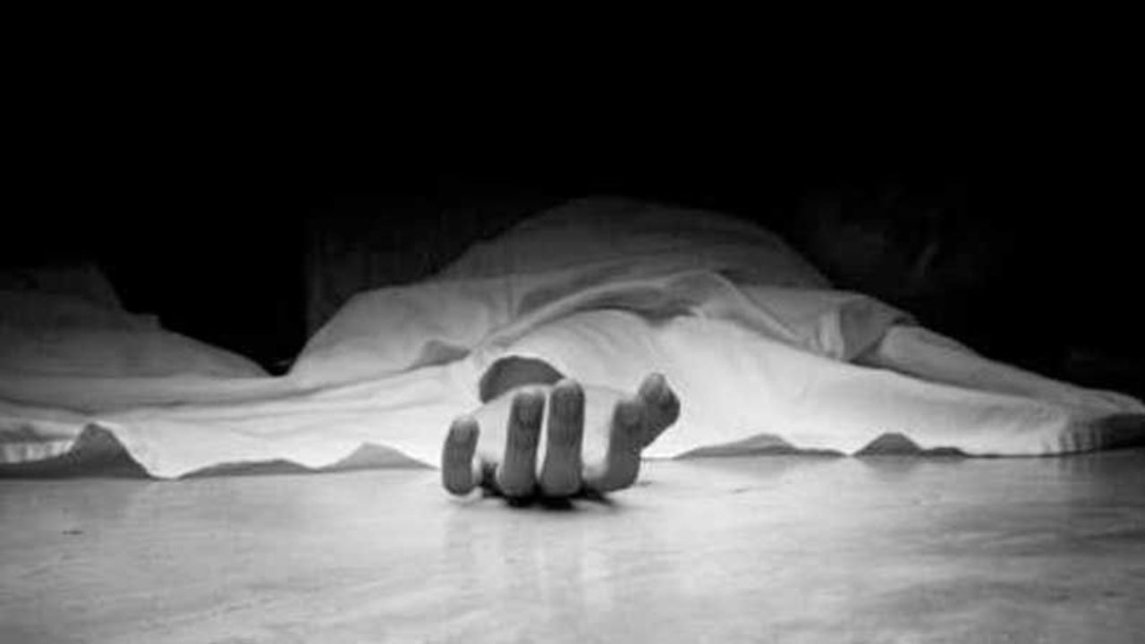 देवरिया: एसडीएम की डांट के बाद बुजुर्ग की मौत का आरोप, परिजनों ने सड़क पर किया हंगामा