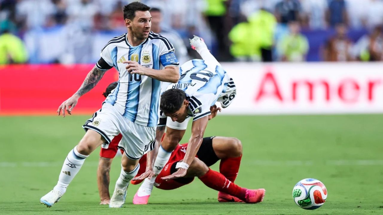 FIFA World Cup 2026: क्या मेसी की आखिरी जंग बनेगी सबसे बड़ा इतिहास? इंग्लैंड को हरा अर्जेंटीना लगातार दूसरी बार फाइनल में