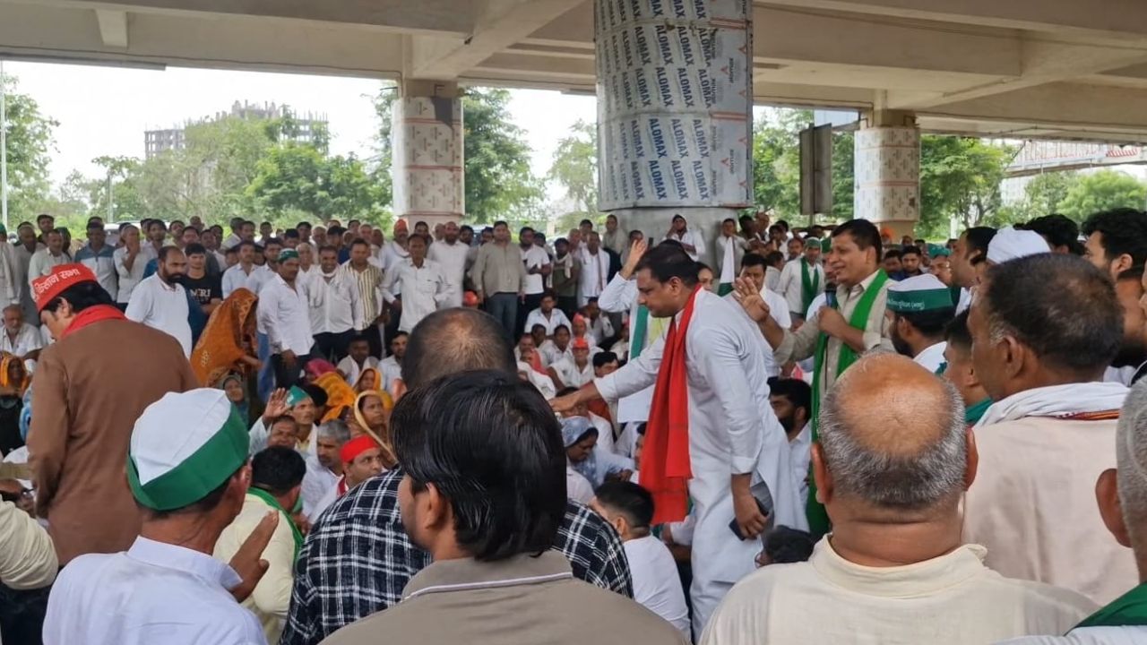 जब सरकार के खिलाफ सड़क पर आ गए थे 5 हजार किसान तो खत्म क्यों हुई महापंचायत, जानें ग्रेटर नोएडा के इस बड़े सवाल का जवाब