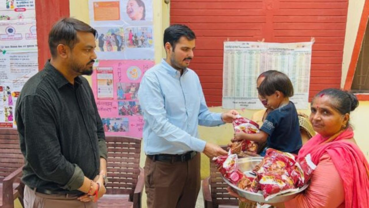 Gorakhpur News: ‘मिशन खिलखिलाहट’ की बड़ी सफलता, CDO की गोद ली गई अति कुपोषित बच्ची अन्वी अब स्वस्थ श्रेणी में