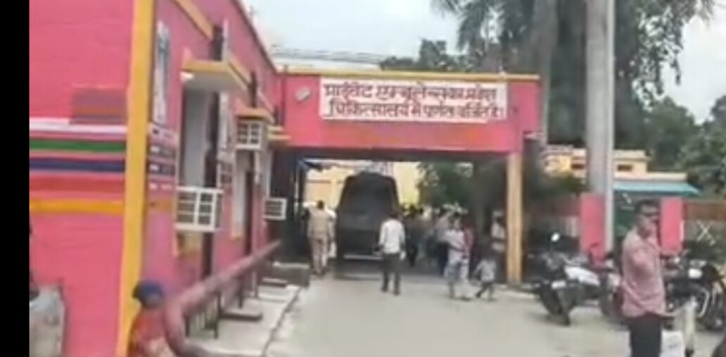 गोरखपुर: पुलिस की आंखों के सामने हुआ बड़ा खेल! जिला अस्पताल से फरार हुआ बाल अपचारी, 4 टीमें भी खाली हाथ