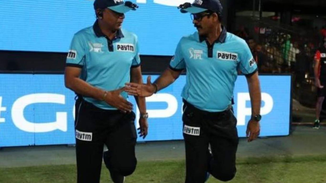 New Delhi: IPL में अंपायरों की कितनी होती है कमाई? जानें किसने किया खुलासा
