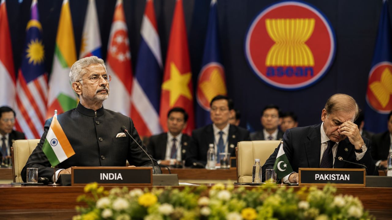 ASEAN मंच पर भारत ने पाकिस्तान को बनाया मामू: ‘आतंकवाद बंद करो वरना नहीं मिलेगा पानी’, भारत की दो टूक से छटपटाया पाक