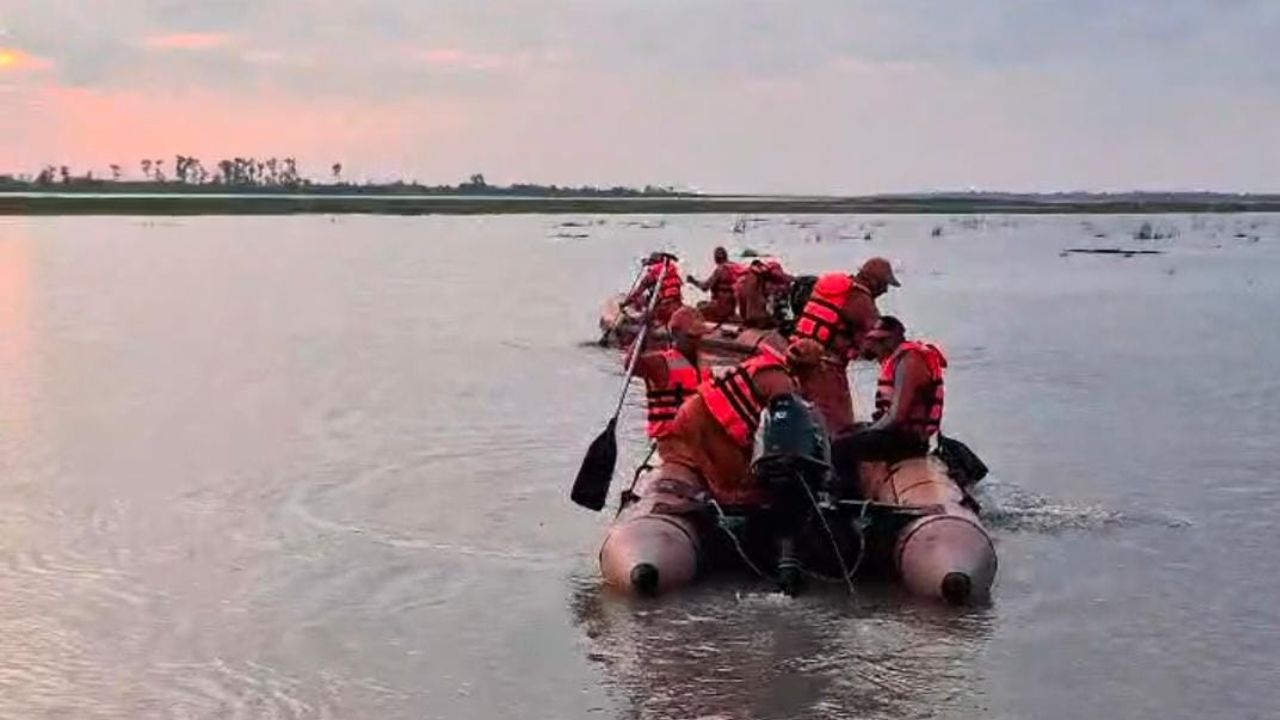 लखीमपुर खीरी में शारदा नदी बना मौत का दरिया, नाव हादसे के बाद दो युवक अब भी लापता