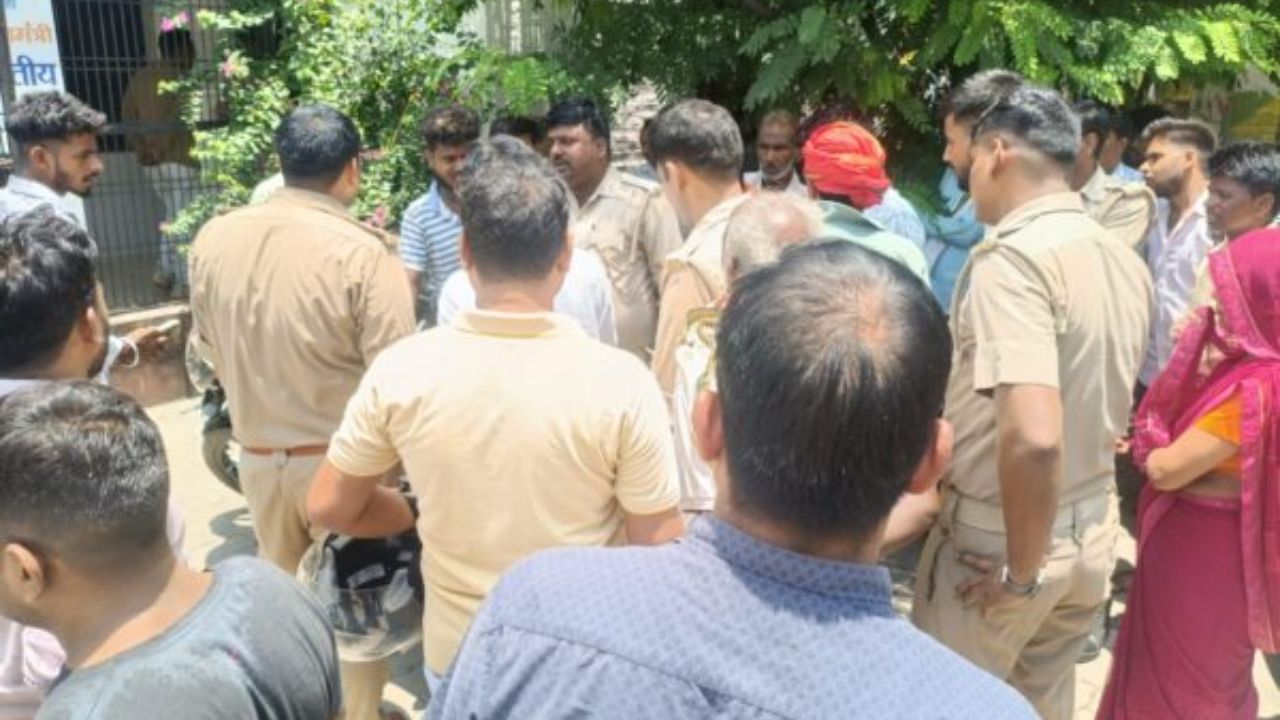 1000 का नोट देकर फंसा पीड़ित, न दवा मिली, न पैसे वापस, जानिए सहजनवा में हुए इस खेल की पूरी कहानी