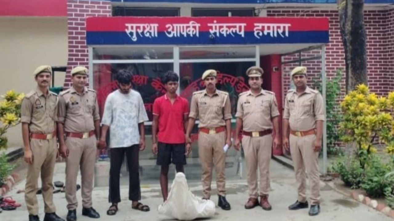 Deoria Crime News: खेत से मोटर पंप चुराने वाले अनिकेत और कृष्णा गिरफ्तार, मदनपुर पुलिस ने 24 घंटे में किया खुलासा