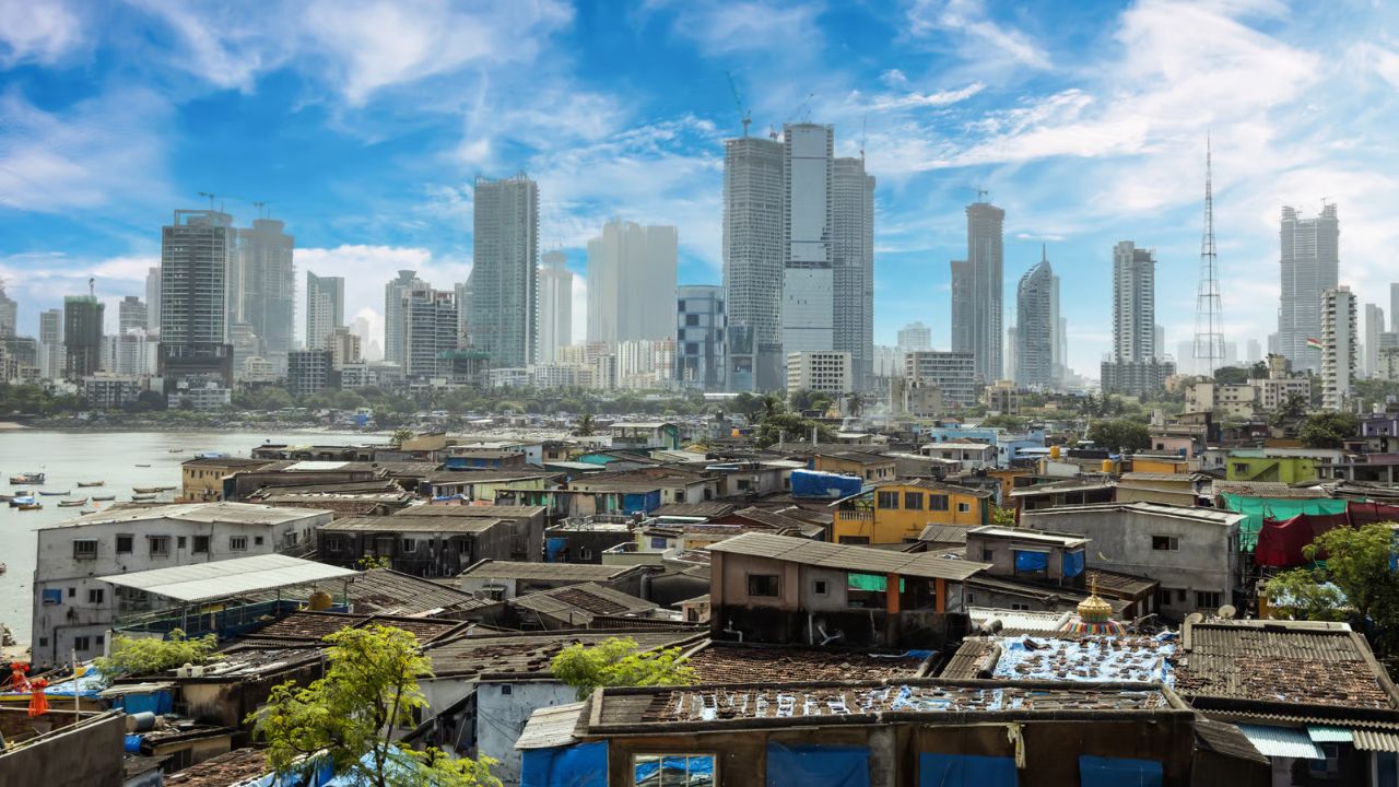 Mumbai Property: मुंबई में घर खरीदना होगा और महंगा, 10 साल बाद रजिस्ट्रेशन फीस 50 हजार करने की तैयारी; जानें जेब पर असर