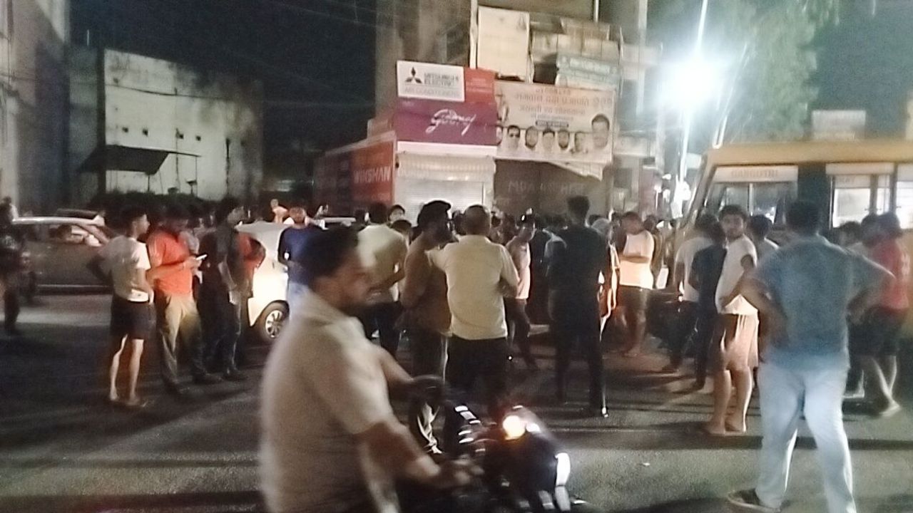 मुजफ्फरनगर में आधी रात फूटा ‘पावर’ ब्लास्ट! सड़क पर उतरे सैकड़ों लोग, पुलिस के छूटे पसीने