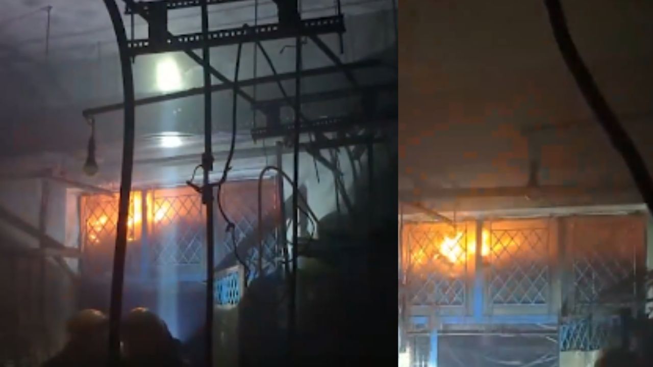 Noida Fire: आधी रात कंपनी में भड़की भीषण आग, ढाई घंटे तक धधकती रहीं लपटें, 8 दमकल गाड़ियों ने पाया काबू
