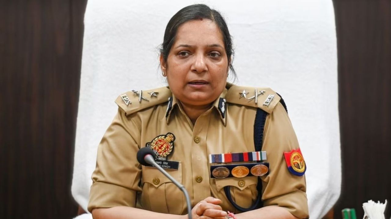 DN Exclusive: नोएडा पुलिस कमिश्नर लक्ष्मी सिंह का ट्रांसफर कब होगा? उनके बाद इन अफसरों को मिल सकती है कमान
