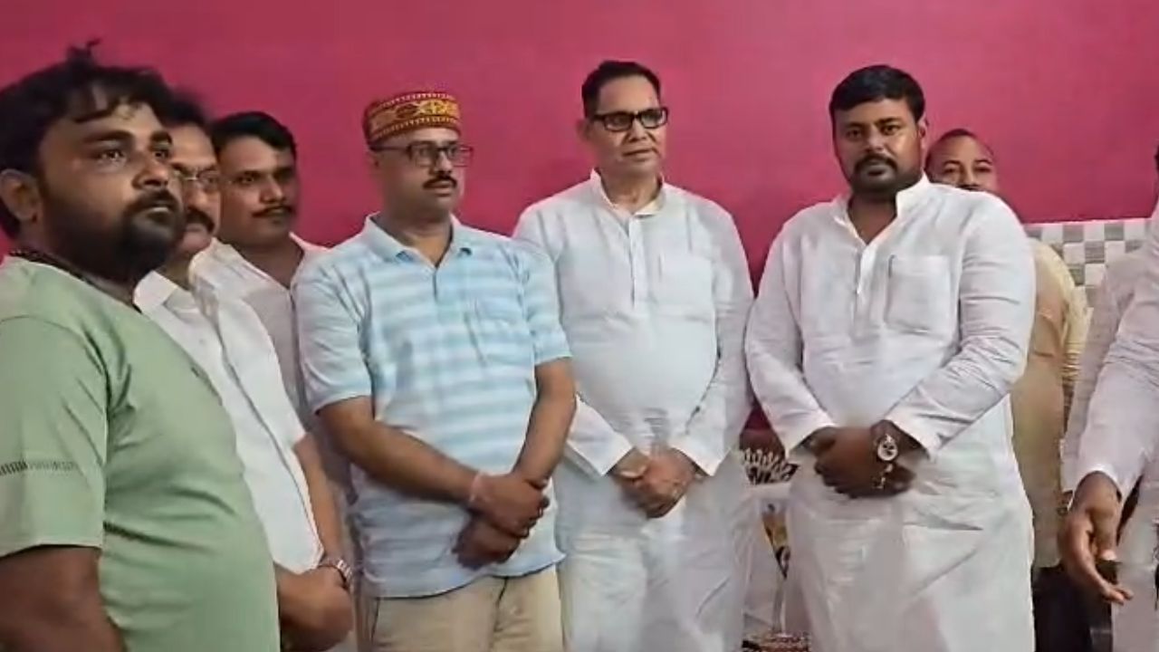 “अखिलेश यादव के बिना कांग्रेस जीरो, 50 से ज्यादा सीटें न मिलें…”, सपा सांसद एसपी सिंह का बड़ा हमला