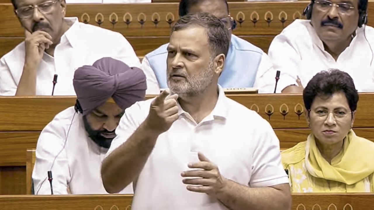 लोकसभा में राहुल गांधी का जोरदार भाषण, पेपर लीक पर गरजे- ‘युवाओं का गुस्सा जायज’, जंतर-मंतर प्रदर्शन का किया समर्थन