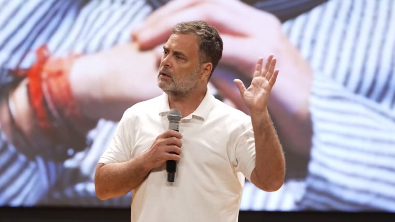 राहुल गांधी ने मांगा गृहमंत्री अमित शाह का इस्तीफा; छात्रों पर बर्बरता कराने का लगाया आरोप