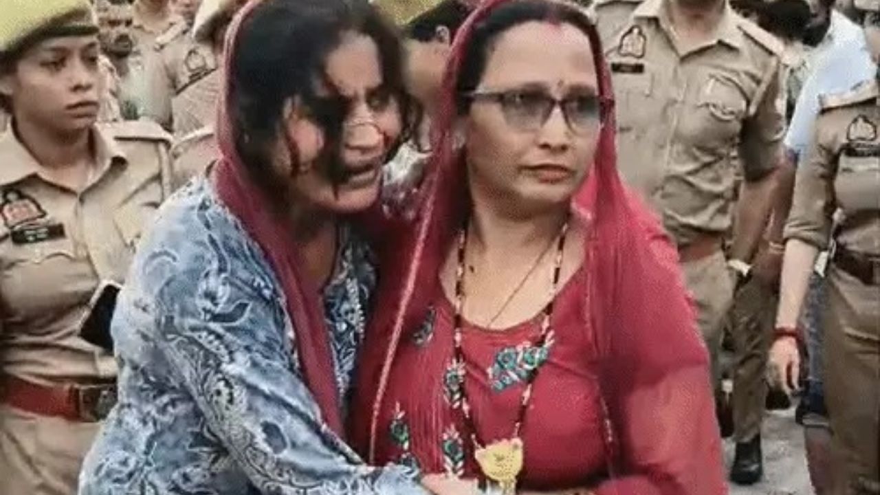 गाजियाबाद में मातम लेकर आई बारिश, झमाझम बरसात की वजह से दो मासूम बच्चों समेत 3 की मौत, कोई गड्ढे में गिरा तो कोई…