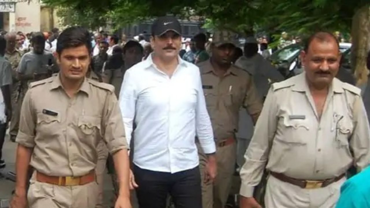 वेस्ट यूपी के सबसे कुख्यात बदमाश को हाईकोर्ट से मिली राहत, अब एक लाख के इनामी उधम सिंह को पुलिस नहीं कर सकती गिरफ्तार, जानें क्यों