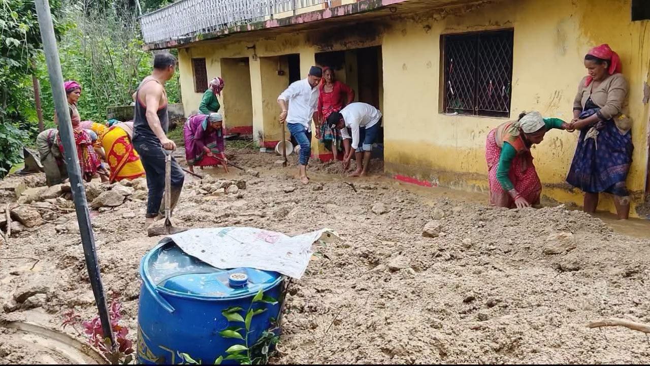 Uttarakhand Cloud Brust: रुद्रप्रयाग के जखोली ब्लॉक में कुदरत का कहर, पौंठी गांव में बादल फटने से कई परिवार संकट में