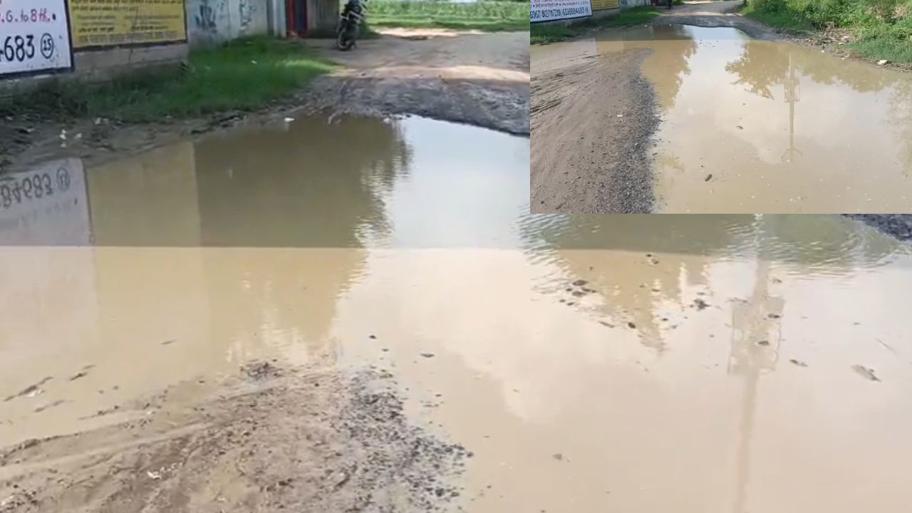 Deoria: नारायनपुर मार्ग पर खुले गड्ढे बने मौत का जाल, पीडब्ल्यूडी की लापरवाही से हादसे का बढ़ा खतरा