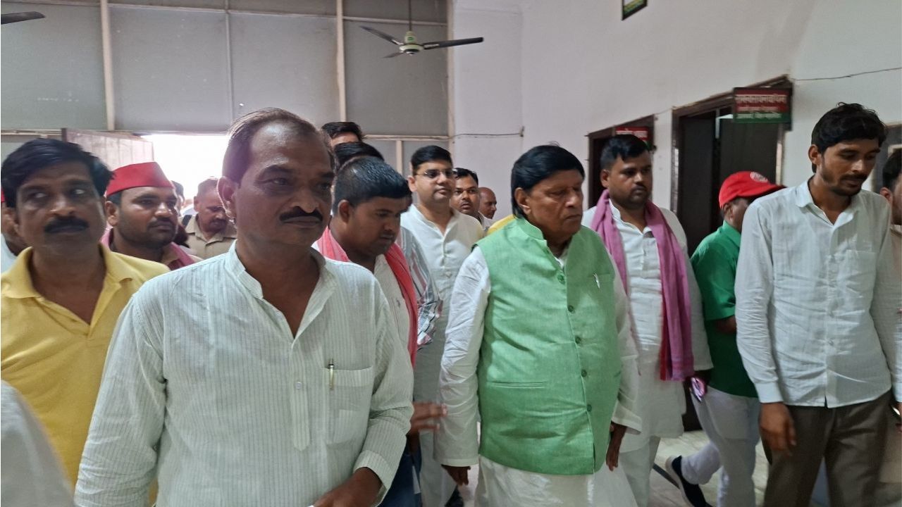 Mainpuri: राम मंदिर चंदा मामले की SIT जांच पर बरसे सपा सांसद रामजीलाल सुमन बोले-छोटे मोहरे फंसेंगे, बड़े बच निकलेंगे