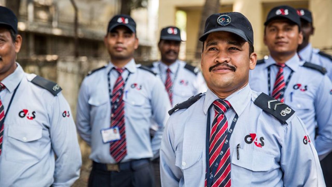 Govt Job: 10वीं पास युवाओं के लिए बड़ी खुशखबरी! UP में 1000 सिक्योरिटी गार्ड पदों पर सीधी भर्ती, जानें कैसे करें आवेदन